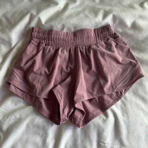 Lululemon Hotty Hot shorts- 2.5 inches